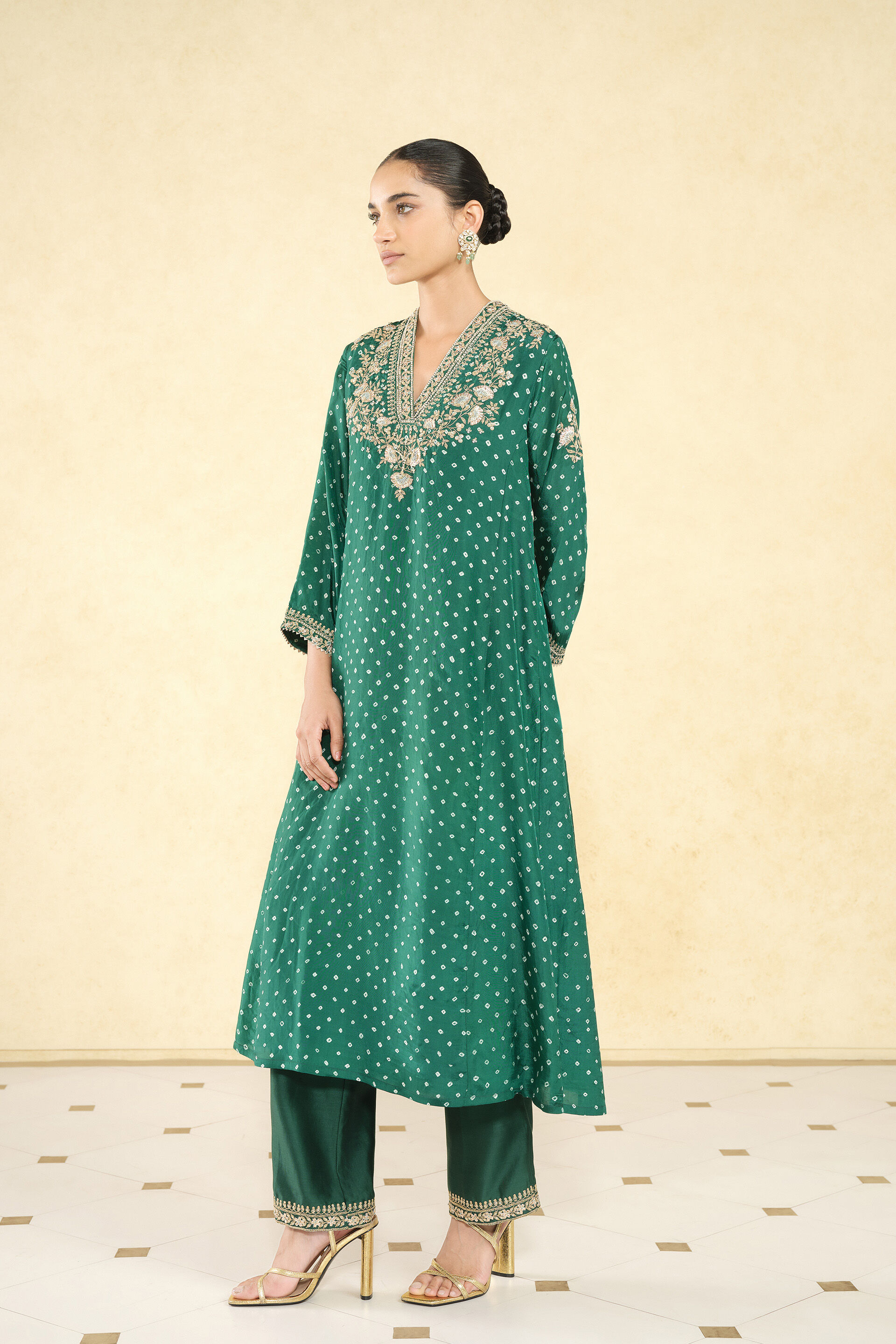 Gulsahro Handcrafted Bandhani Silk Kurta Set - Green